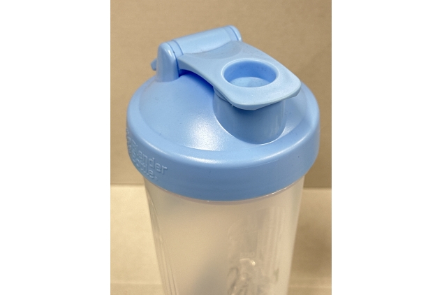 Garden Of Life Shaker Cup Water Bottle, 600ml, Clear With Light Blue Lid