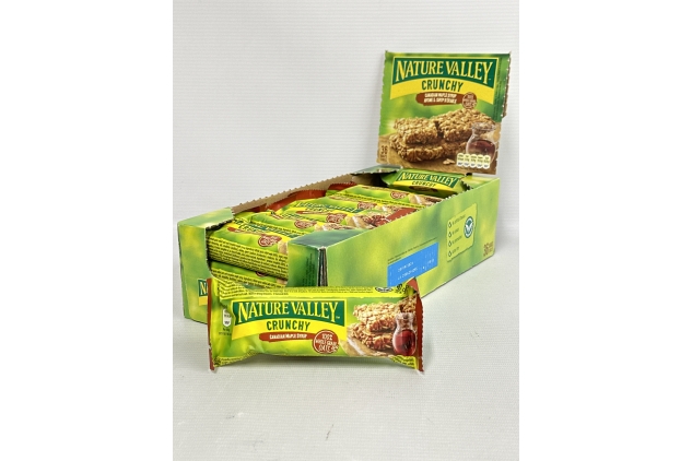 Nature Valley Crunchy Canadian Maple Syrup Cereal Bars 42g (Pack of 18 x 2 bars) Best Before Date 20/09/2024