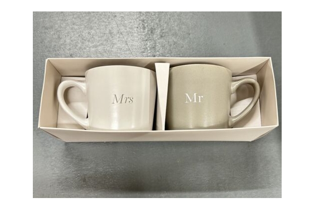 Widdop Amore Mr and Mrs Wedding Gift Boxed Set of Two Mugs Wedding Gift Idea