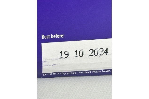 Cadbury Instant Hot Chocolate Stick Pack, 28g (Pack of 30) Best Before Date 19/10/2024