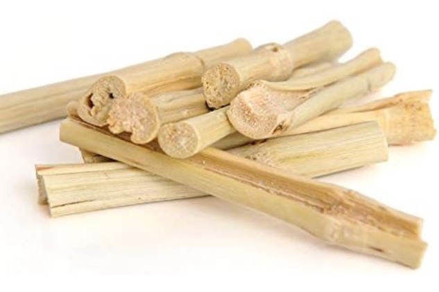 Natural Sweet Bamboo Sticks Teeth Chews for Rabbits Chinchilla Guinea Pigs Sugar Gerbils and More Small Pets (500g)