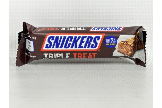 Snickers Fruit & Nut Milk Chocolate Snack Bar 40g (Pack of 18) Best Before Date 09/10/2024