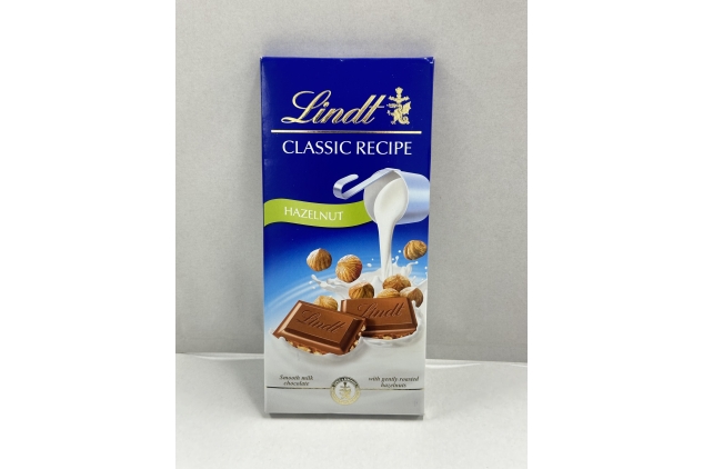 Lindt CLASSIC RECIPE Hazelnut Milk chocolate bar 125g