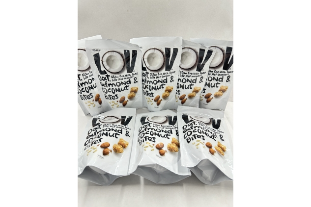 Pellito - LOV Coconut Almond & Oat Bites 8 X 70g Best Before 04/10/2024