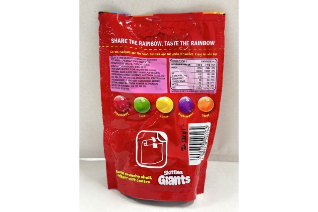 Skittles Giants Vegan Sweets, Fruit Flavoured Sharing Bag Pouch 132g Best Before 01/10/2024