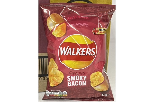 Walkers Smoky Bacon Crisps Snack Packs, 32.5g Bags (32 Bags x 32.5g) BEST BEFORE DATE 19/10/2024