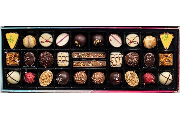 Martin’s Chocolatier Weird & Wonderful Collection | Luxury Handmade Chocolate Box | 30 Chocolates, 15 Gourmet Flavours | BEST BEFORE DATE 31/10/2024