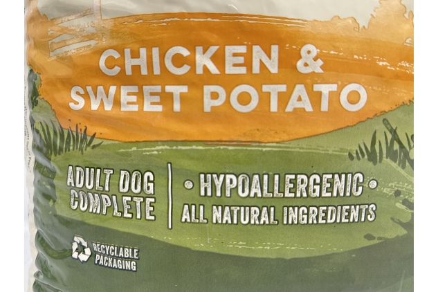 Harringtons Dry Adult Dog Food | Grain Free & Hypoallergenic | Suitable for Dogs with Sensitive Stomachs | Chicken and Sweet Potato, 15kg