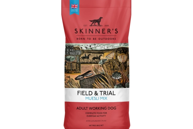 Skinner’s Field & Trial Muesli Mix - Complete Dry Dog Food for Adult Dogs, Ideal for Fussy Eaters, Mixed Kibble Variety, 15kg Bag | BEST BEFORE DATE 10/07/2024