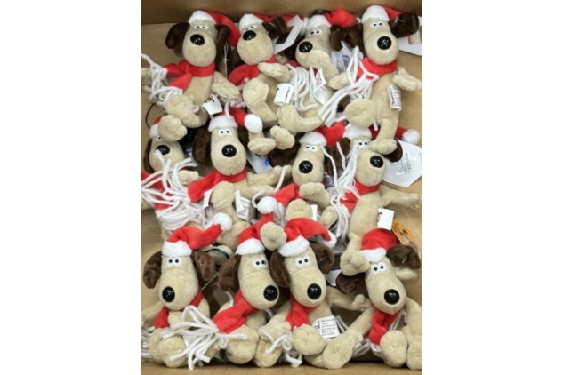 Wallace & Gromit Christmas Tree Decoration Santa Hat & Scarf | Set Of 12