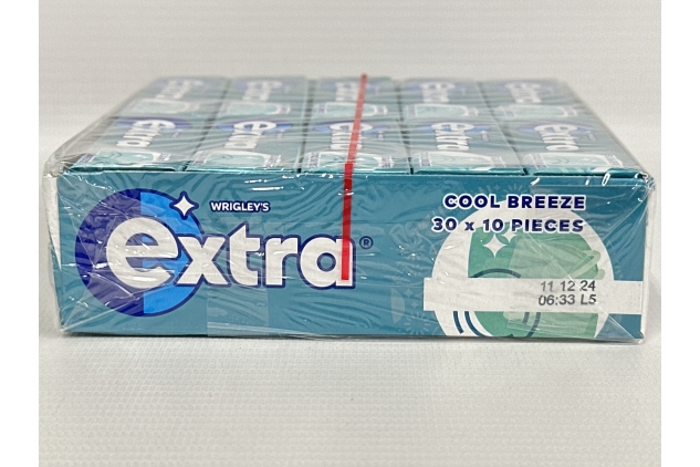 Wrigley's Extra Cool Breeze Chewing Gum, Mint Flavour, 30 Packs of 10 Pieces, Chewing Gum Bulk Pack, Sugar Free Gum With Xylitol (300 pieces)