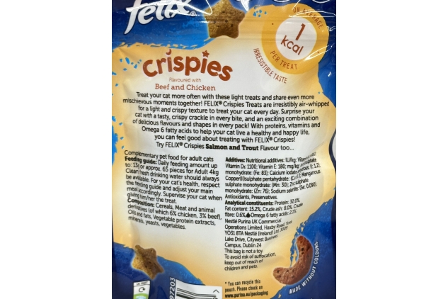 Felix Crispies Cat Treats Beef and Chicken 45g, Pack of 8