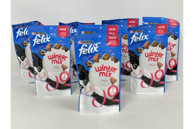 Felix Cat Treats Winter Mix Turkey & Cranberries Festive Snack 60g, Pack of 8