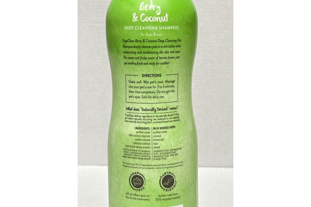 TropiClean Dog & Cat Shampoo | Deep Cleansing & Moisturising | Natural Ingredients | Soap & Paraben-Free | Berry & Coconut Scent | 592ml