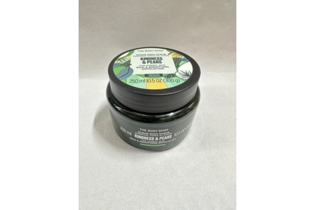 The Body Shop Kindness & Pears Sweet Sugar Body Scrub 250ml