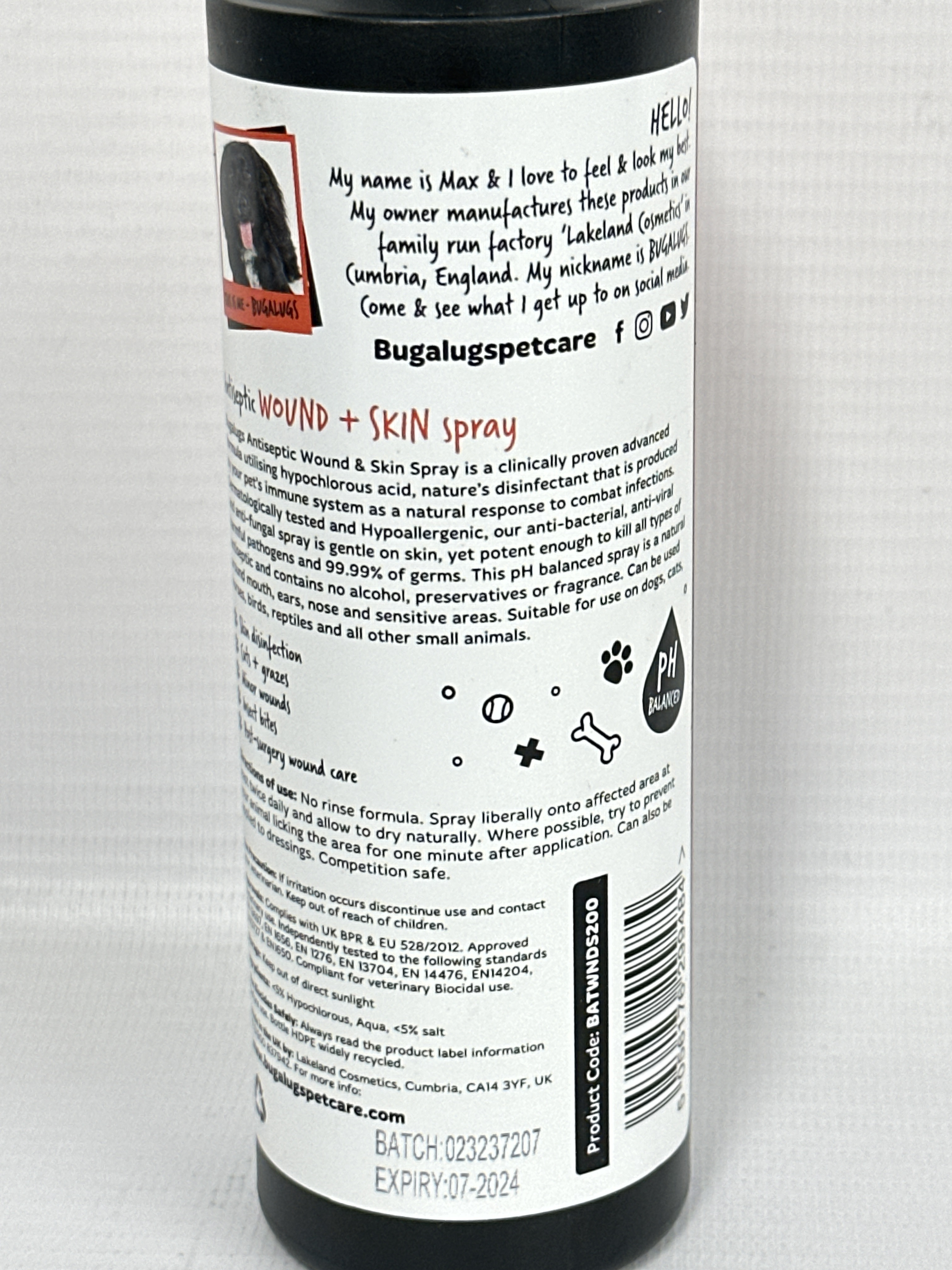 Essential pet wound outlet spray