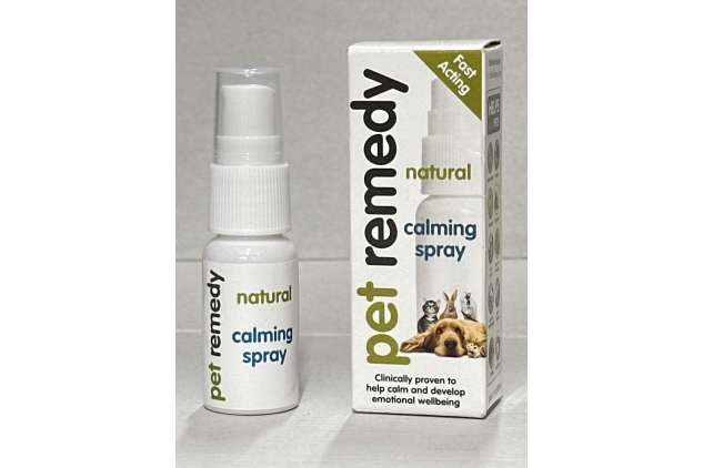 Pet Remedy Natural De-Stress and Calming Refillable Mini Spray 15 ml | Great For Fireworks Bonfire Night