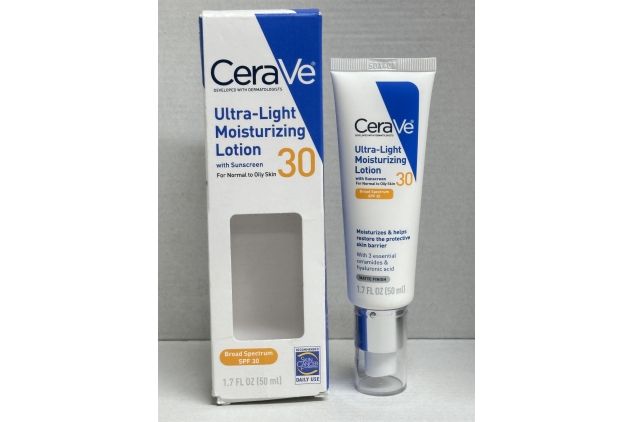 CeraVe Ultra-Light Face Lotion/Face Moisturizer with Sunscreen SPF 30 (50ml)