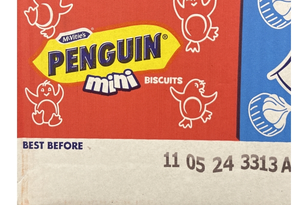 McVitie's Minis Bulk Box Biscuits - Gingerbread Men, Iced Gems and Penguins, 572 g (28 Packs) BEST BEFORE DATE 11/05/2024