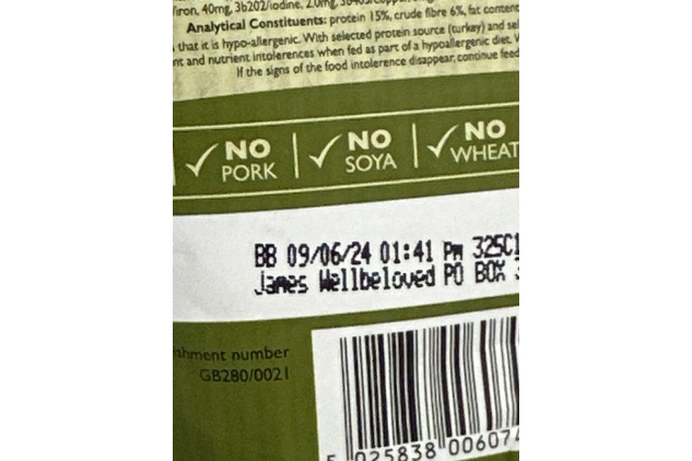 James Wellbeloved Grain Free Dog Minijacks (90g) (Turkey) Best Before Date 09/06/2024