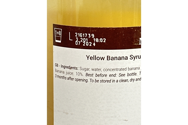 MONIN Premium Yellow Banana Syrup 1L for Cocktails and Mocktails. Vegan-Friendly, Allergen-Free, 100% Natural Flavours and Colourings. Pair with Caramel for Banoffee Syrup | Best Before Date 31/07/2024